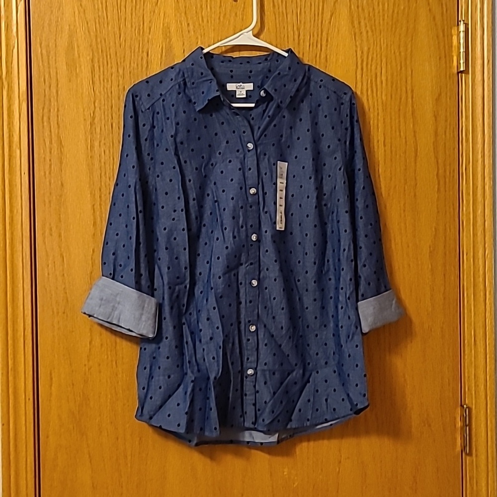NWT Croft & Barrow Dot Button Down Top
